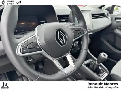 Photo 23 Renault Clio Gén. V (BJA) Ph2 Evolution 5