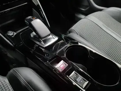 Photo 12 Peugeot 208  e- 136ch GT