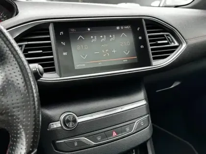 Photo 12 Peugeot 308  SW 1.2 PureTech 130ch E6.c S&S GT Line EAT8