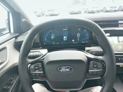 Photo 6 Ford Puma Gen-E 168ch Standard Range 43 kWh Premium