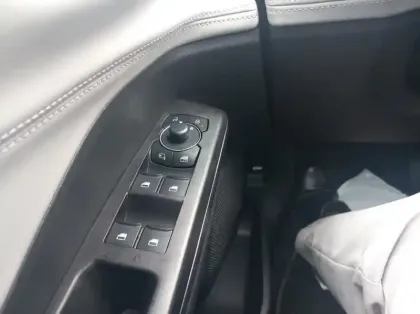 Photo 5 Ford Puma Gen-E 168ch Standard Range 43 kWh Premium