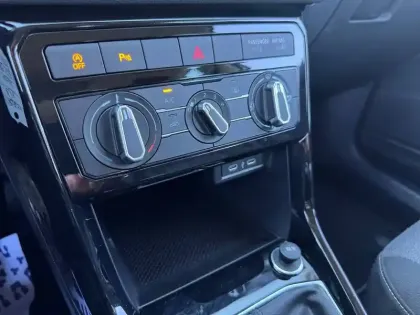 Photo 35 Volkswagen T-cross  1.0 TSI 116 Start/Stop DSG7