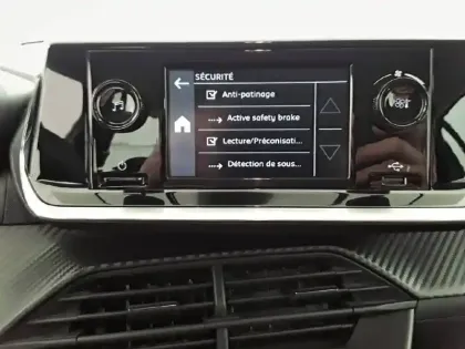 Photo 19 Peugeot 208  PureTech 75 S&S BVM5