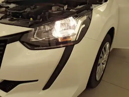 Photo 15 Peugeot 208  PureTech 75 S&S BVM5