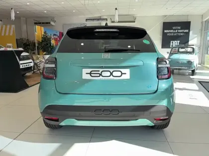 Photo 53 Fiat 600 e 54 kWh 156 ch