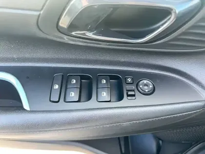 Photo 26 Hyundai Bayon  1.0 T-GDi 100 DCT-7 Hybrid 48V