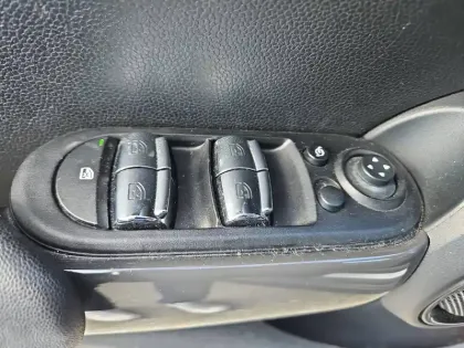 Photo 14 Mini Mini Hatch 5 Portes One D 95 ch