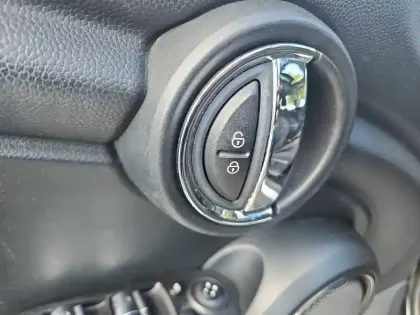 Photo 15 Mini Mini Hatch 5 Portes One D 95 ch