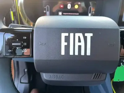 Photo 15 Fiat Grande Panda  T-Gen 3 1.2 Hybrid Turbo 110ch eDCT6