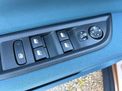 Photo 14 Fiat Grande Panda  T-Gen 3 1.2 Hybrid Turbo 110ch eDCT6