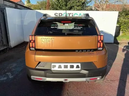 Photo 3 Fiat Grande Panda  T-Gen 3 1.2 Hybrid Turbo 110ch eDCT6