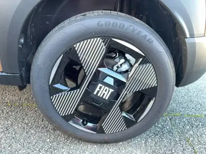 Photo 8 Fiat Grande Panda  T-Gen 3 1.2 Hybrid Turbo 110ch eDCT6