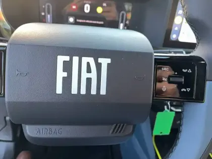 Photo 16 Fiat Grande Panda  T-Gen 3 1.2 Hybrid Turbo 110ch eDCT6