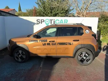 Photo 13 Fiat Grande Panda  T-Gen 3 1.2 Hybrid Turbo 110ch eDCT6