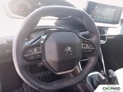 Photo 16 Peugeot 208  PureTech 75 S&S BVM5