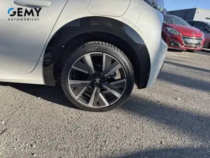 Photo 10 Peugeot 208  PureTech 130 S&S EAT8