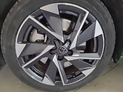 Photo 32 Peugeot 308  PHEV 180 e-EAT8