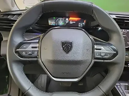 Photo 28 Peugeot 308  PHEV 180 e-EAT8