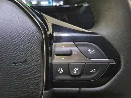 Photo 49 Peugeot 308  PHEV 180 e-EAT8