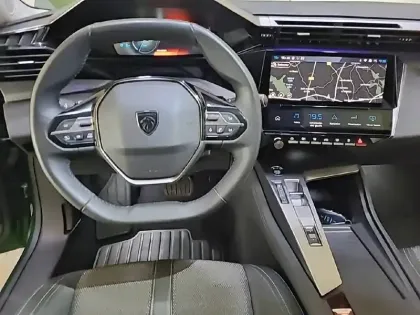 Photo 27 Peugeot 308  PHEV 180 e-EAT8