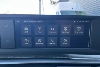 Photo 77 Peugeot 5008  Electrique 73 kWh 210 ch