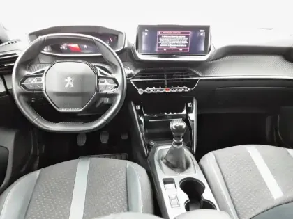 Photo 7 Peugeot 2008  PureTech 130 S&S BVM6