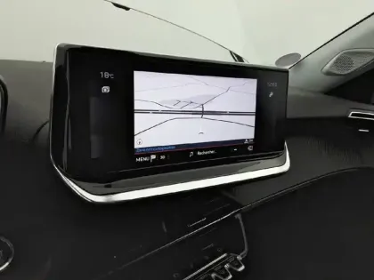 Photo 19 Peugeot 2008  PureTech 130 S&S BVM6