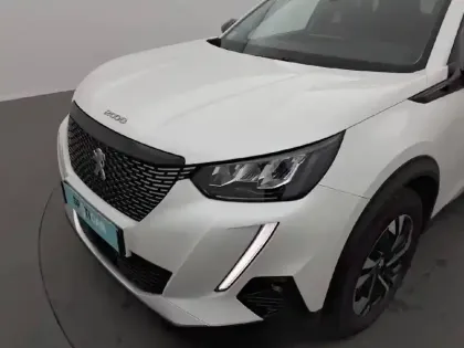 Photo 15 Peugeot 2008  PureTech 130 S&S BVM6