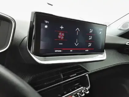 Photo 20 Peugeot 2008  PureTech 130 S&S BVM6