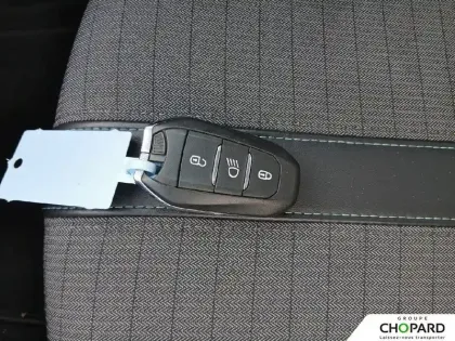 Photo 13 Peugeot 208  PureTech 100 S&S EAT8