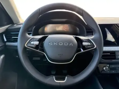 Photo 15 Skoda Kamiq  1.0 TSI Evo 2 95 ch BVM5