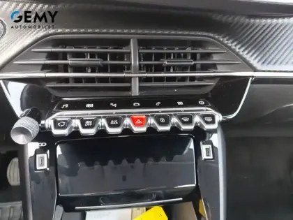 Photo 17 Peugeot 208  PureTech 100 S&S BVM6