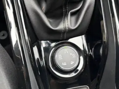 Photo 12 Peugeot 2008  BlueHDi 100ch S&S BVM5