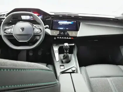 Photo 29 Peugeot 308  SW PureTech 130ch S&S BVM6