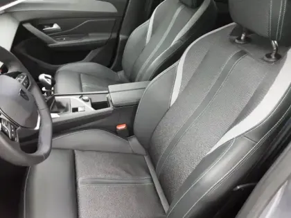 Photo 32 Peugeot 308  SW PureTech 130ch S&S BVM6