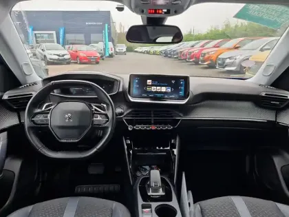 Photo 6 Peugeot 2008  PureTech 130 S&S EAT8