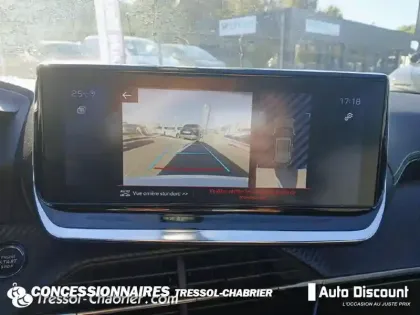 Photo 25 Peugeot 2008  BlueHDi 100 S&S BVM6 GT Line