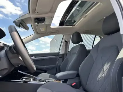 Photo 7 Volkswagen Golf  1.4 Hybrid Rechargeable OPF 204 DSG6