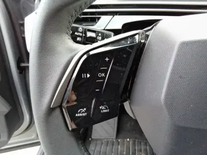 Photo 45 Peugeot 5008  Hybrid 136 e-DCS6