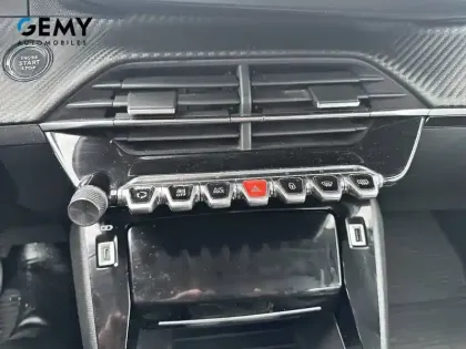 Photo 43 Peugeot 208  PureTech 100 S&S BVM6