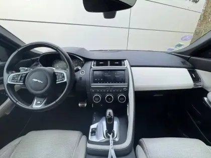 Photo 20 Jaguar E-Pace  2.0 - 300 ch AWD BVA