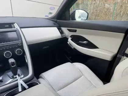 Photo 12 Jaguar E-Pace  2.0 - 300 ch AWD BVA