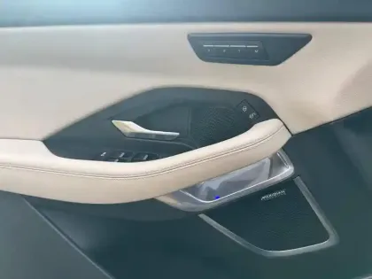 Photo 21 Jaguar E-Pace  2.0 - 300 ch AWD BVA