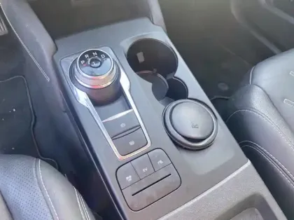 Photo 7 Ford Kuga 2.5 Duratec 225ch PHEV Vignale BVA