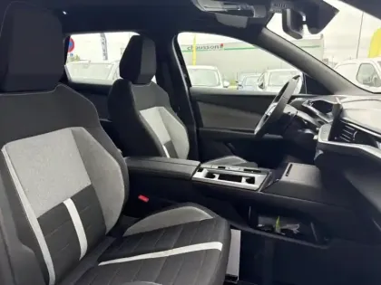 Photo 11 Opel Grandland  1.2 Turbo Hybrid 145ch Edition e-DCT6