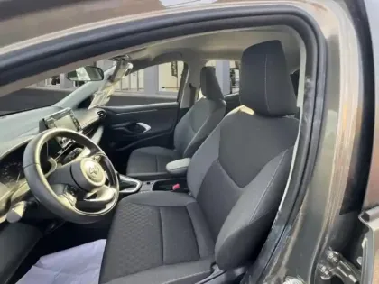 Photo 8 Toyota Yaris  116h Dynamic Business 5p +