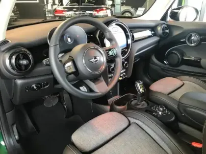 Photo 6 Mini Mini  Cooper SE 184ch Edition Camden BVA 5CV