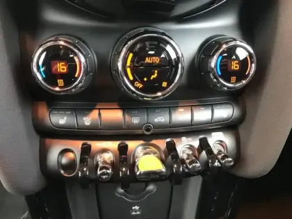 Photo 4 Mini Mini  Cooper SE 184ch Edition Camden BVA 5CV