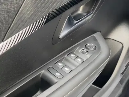 Photo 39 Peugeot 208 II PureTech 100 S&amp;S Allure