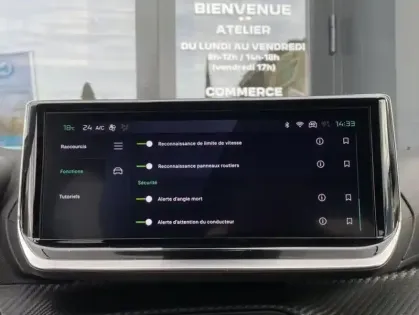 Photo 26 Peugeot 208 II PureTech 100 S&amp;S Allure